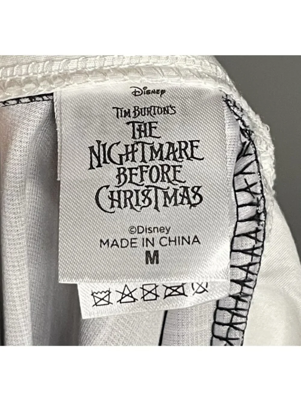 Spirit Halloween/Disney decorative please chart